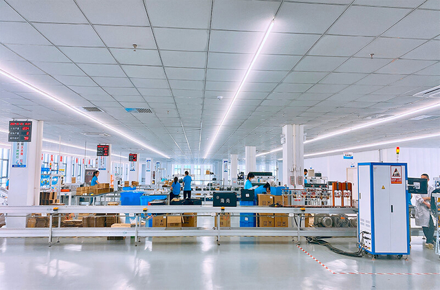 Fully-automatic-packaging-line