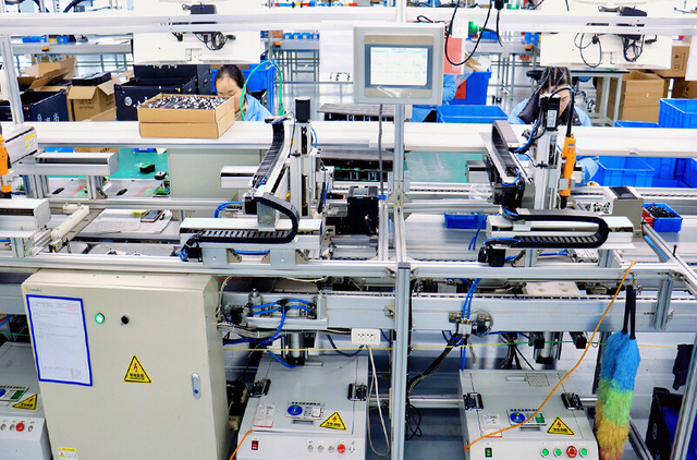 Automatic-screw-machine