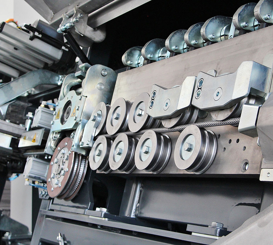 vfd inthe पूरी तरह से स्वचालित CNC स्टील बार स्ट्रेटनिंग मशीन